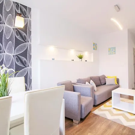 Apartment In - Bandurskiego *