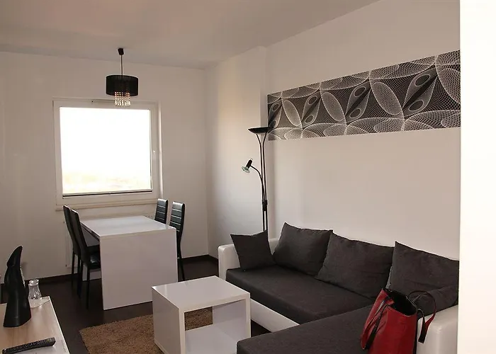 In - Bandurskiego Apartment